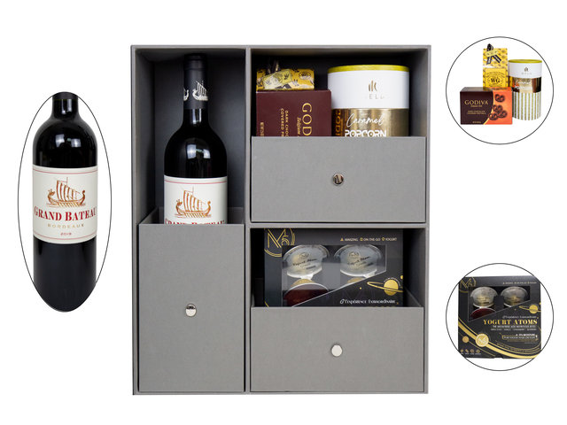 Christmas Gift Hamper - Christmas Premium Fine Wine And Food Gift Box A2 - XMH0817A2 Photo